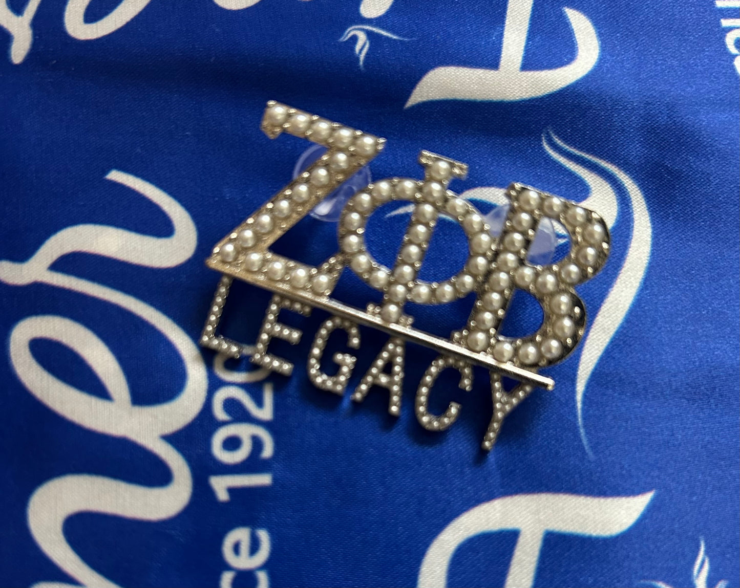ZΦΒ Pearl Legacy Pin